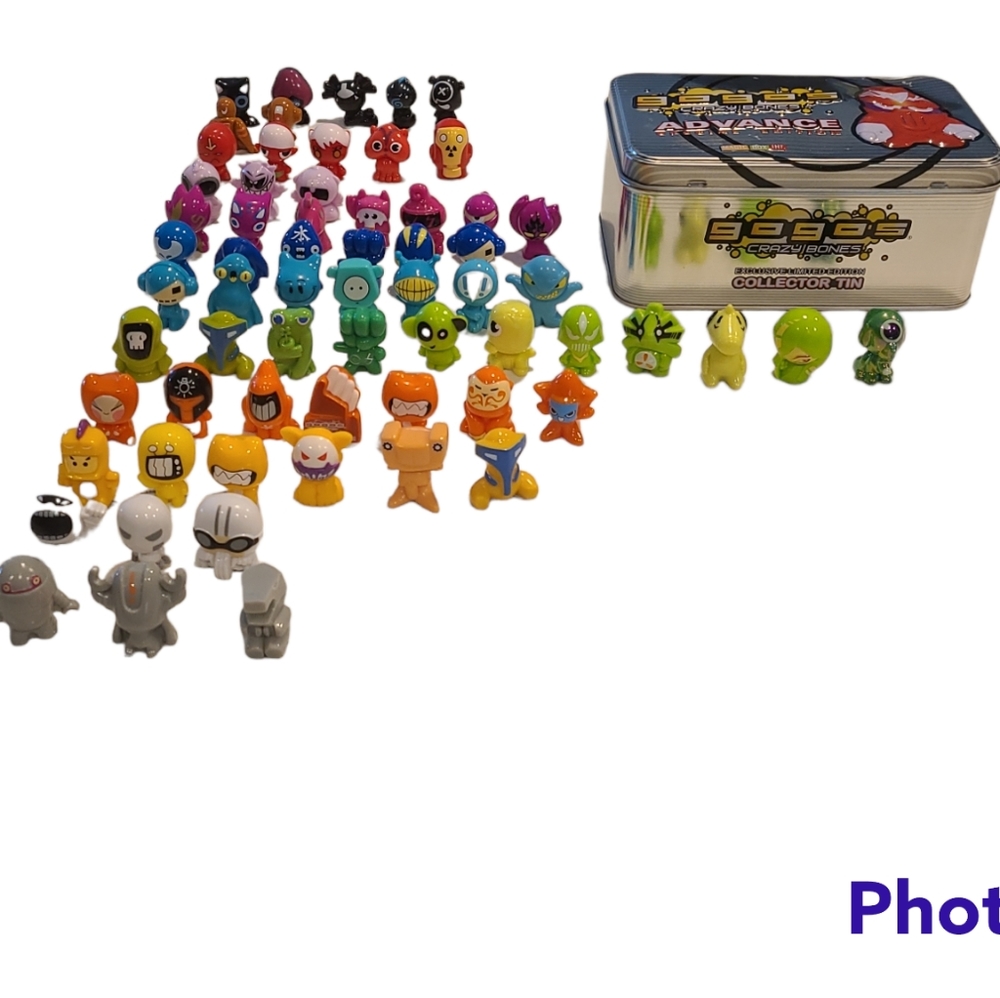 Gogo's Crazy Bones Advance Special Edition tin with 65 figurines